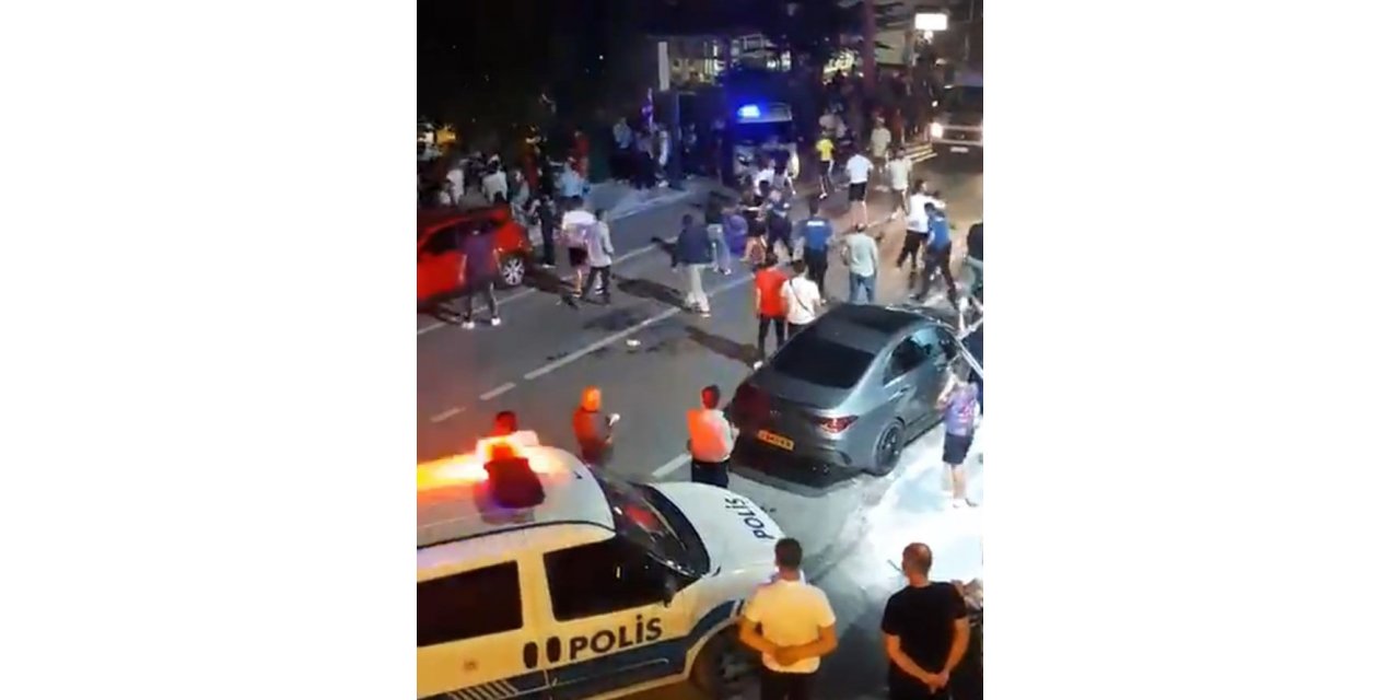 Çay bahçesinden sokağa taşan kavgada 15 kişi bir birine girdi