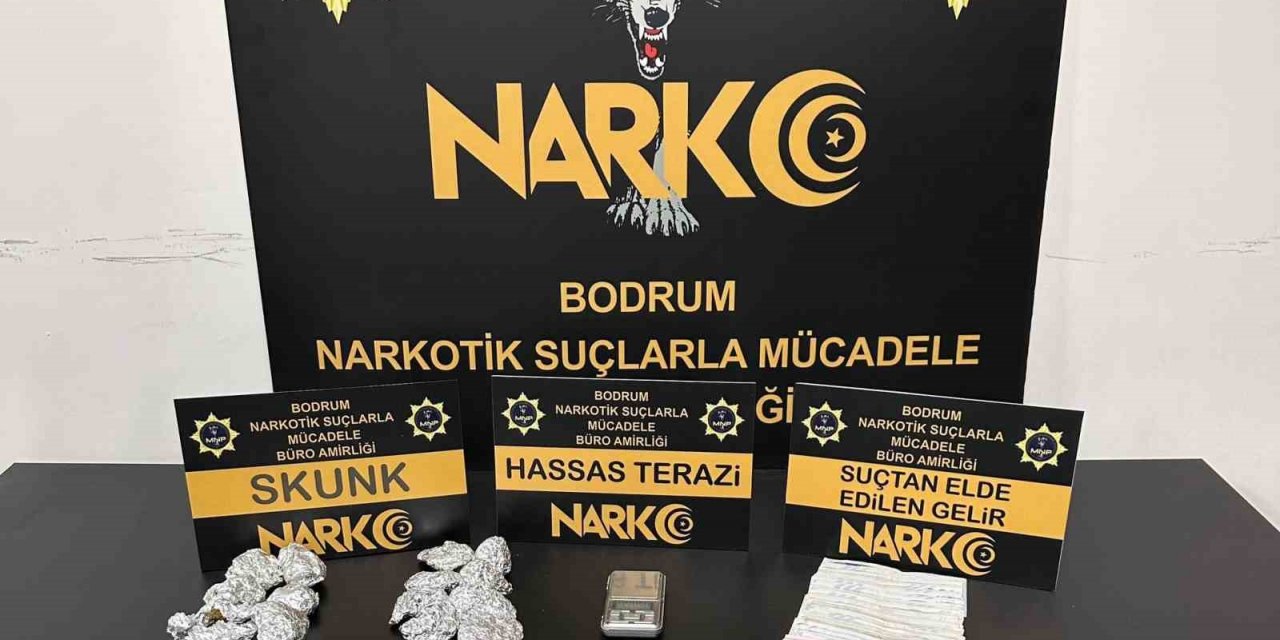 Polisten kaçarken kaza yaptılar