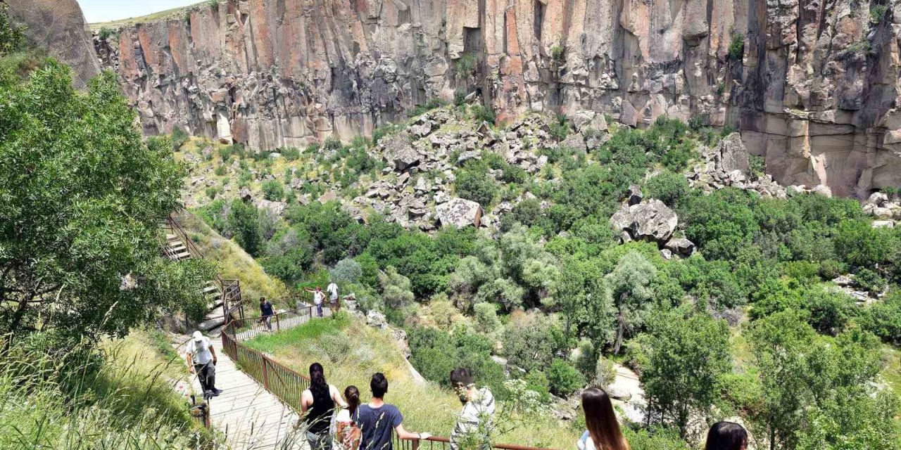 Dünyanın 2. en büyük kanyon vadisine ziyaretçi akını