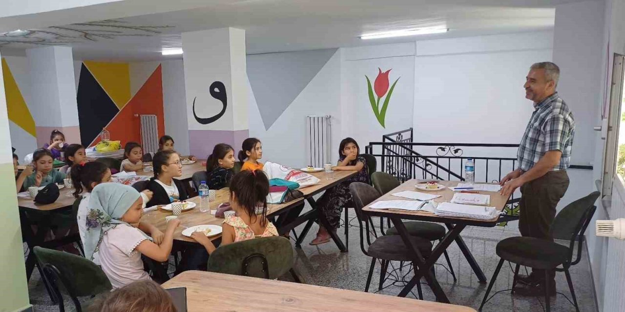 Simav’da Yaz Kur’an Kursu öğrencilerine seminer