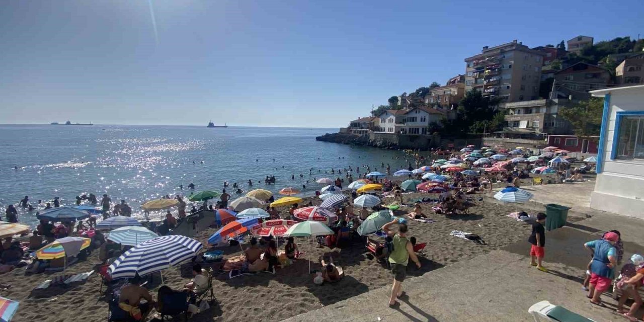 Halk plajına yoğun ilgi