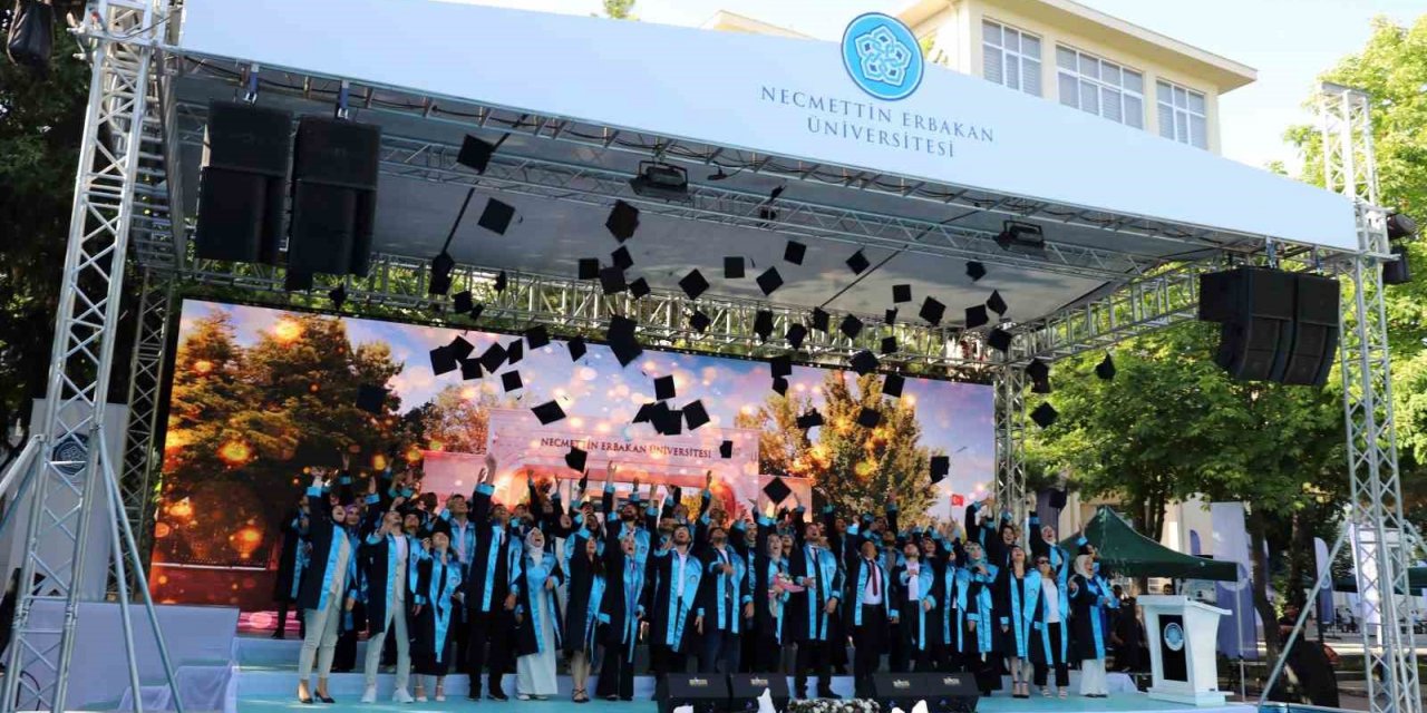 NEÜ, birincilerini “Mezuniyet ve Geleceğe Mesaj Töreni” ile uğurladı