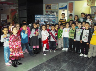Minik öğrencilerden yardım kampanyası