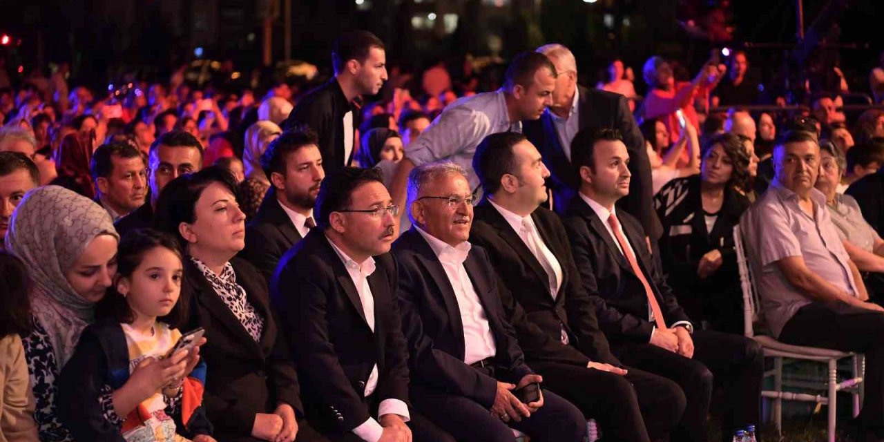 TRT Sanatçıları Şehir Konserleri Kayseri’de Yapıldı