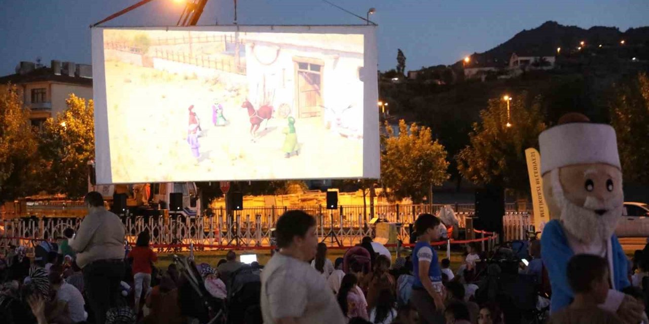 Açık Hava Sinemaya Günleri Belsin ve Kazım Karabekir ile Devam Etti