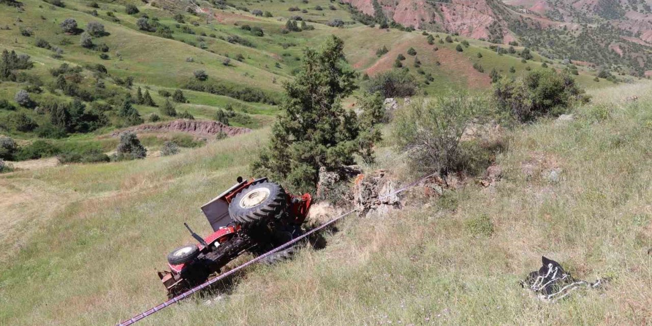 Erzurum’da tarlada traktör devrildi: 1 ölü