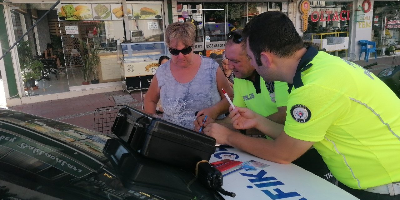 Motosiklet kazası Alman kadını ağlattı