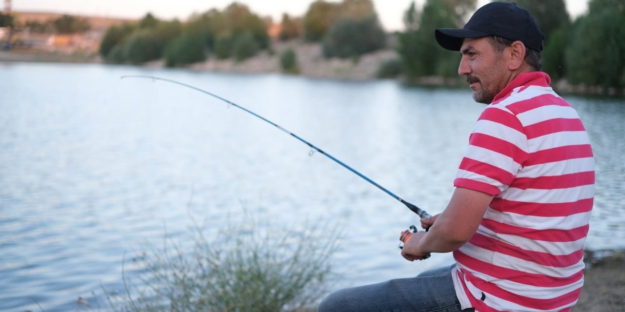 En büyük balığı tutmak için yarıştılar