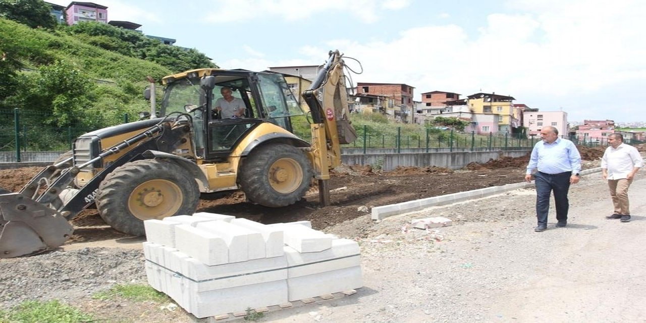 Başkan Sandıkçı: "Vatandaşlarımız için sahada gece gündüz demeden çalışıyoruz"