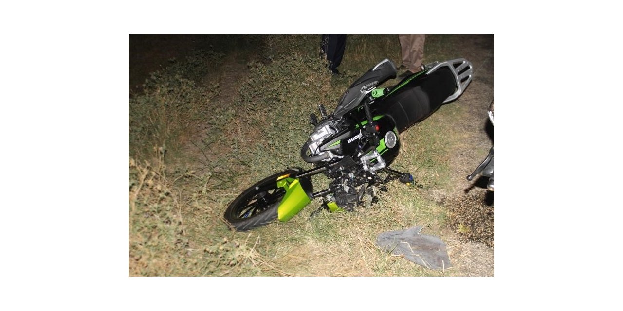 Edirne’de motosiklet sürücüsü karanlıkta yürüyen yayaya çarptı: 2 yaralı