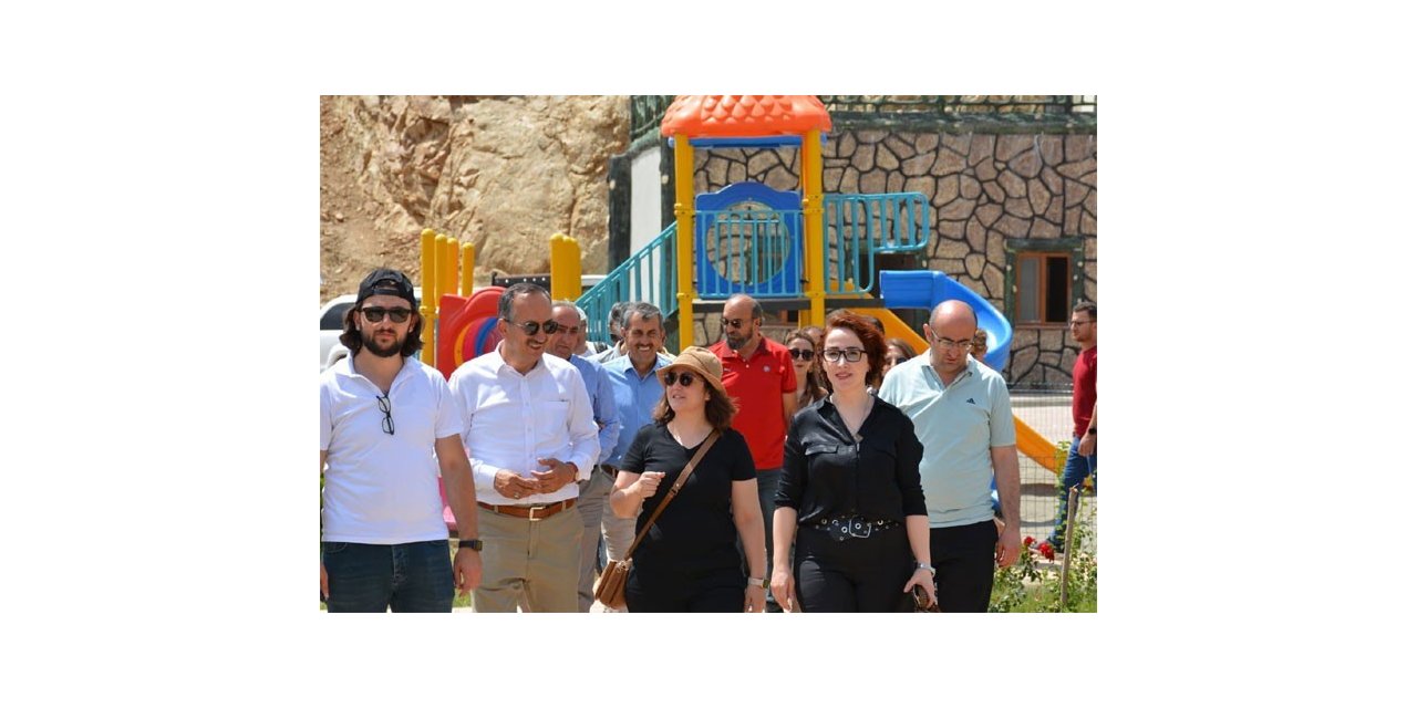 1. Herkari Uluslararası Bilim Sanat Edebiyat Kongresi sona erdi