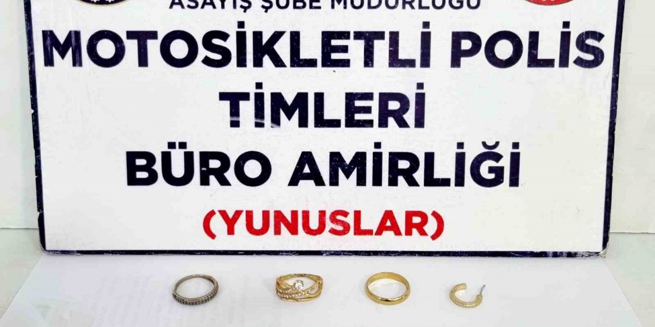 Kütahya’da durdurulan araçta çalıntı ziynet eşyası ve narkotik madde ele geçirildi