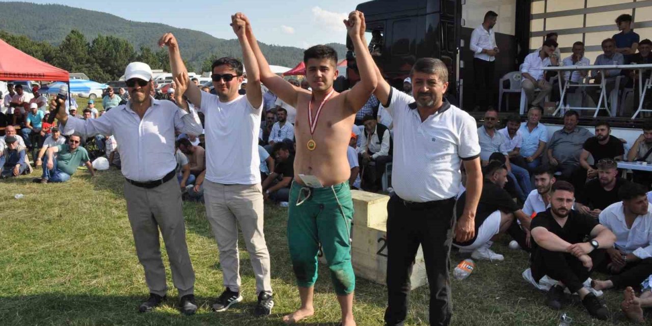 Köyde bayram şenliği