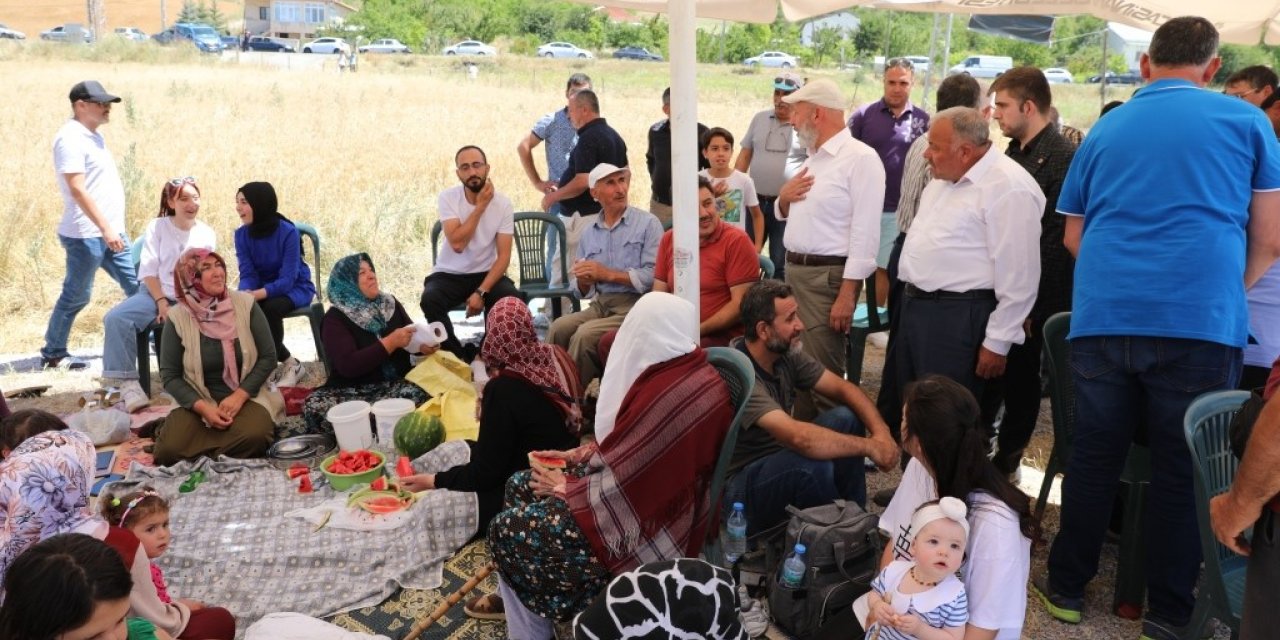 Başkan Çolakbayrakdar, hafta sonu Yüreğil Mahallesi’nde vatandaşlarla buluştu