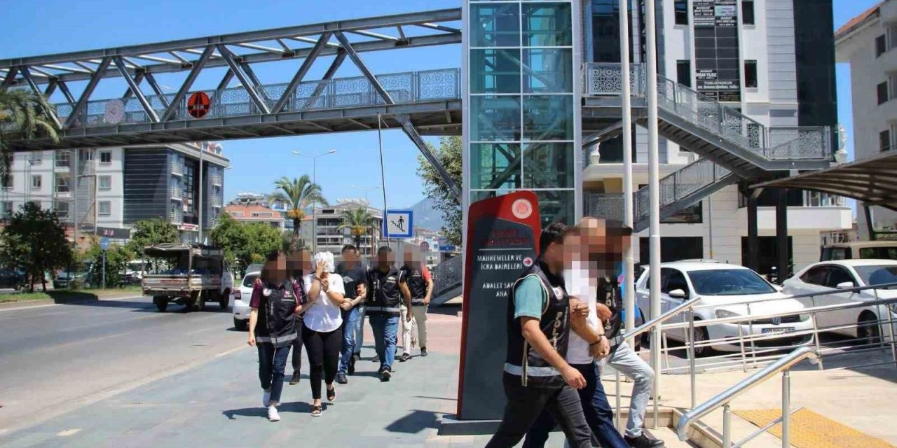 Piramit satış sistemiyle para toplayıp vatandaşı 500 milyon TL dolandırdılar