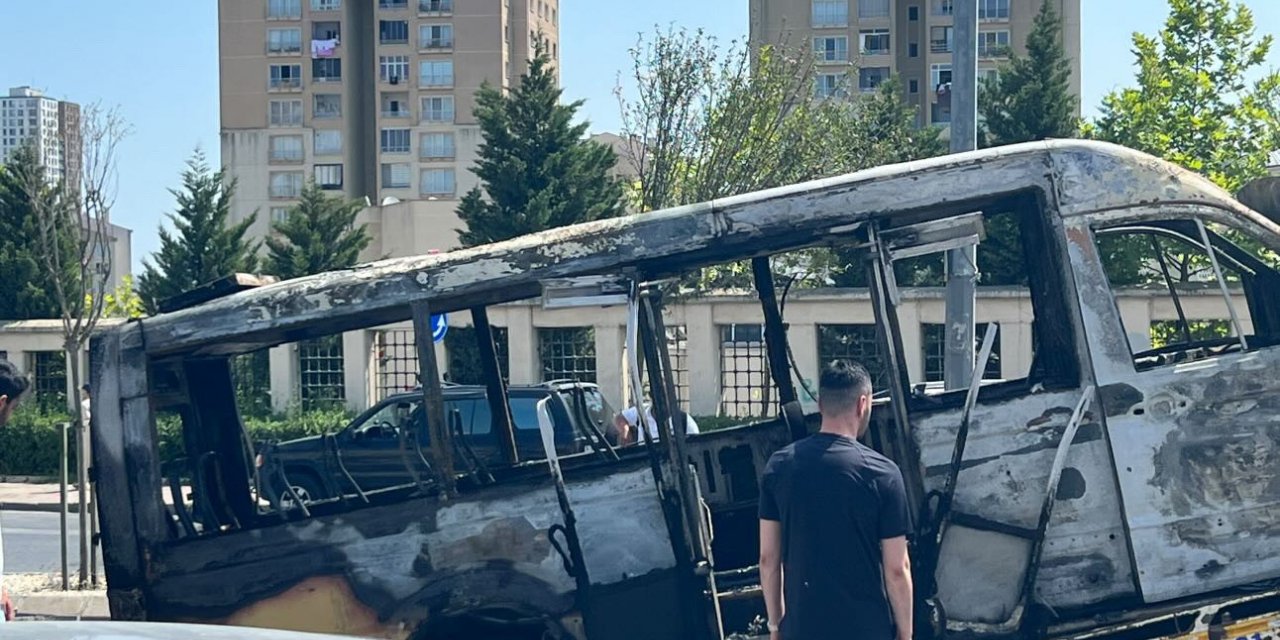 Başakşehir’de yolcu minibüsü alev topuna döndü