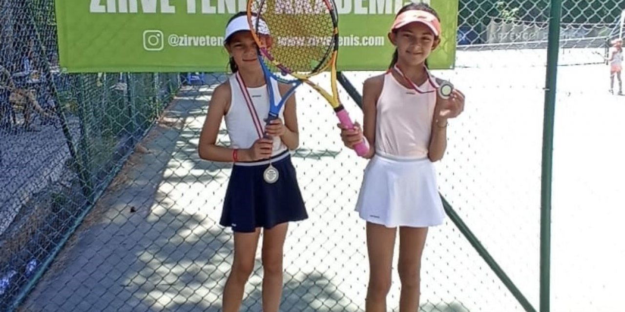 Antalya’daki tenis turnuvasında Kaya kardeşler ikinci oldu