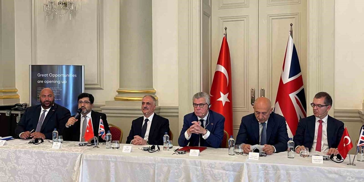 Birleşik Krallık ’tan Türkiye’deki yeni yüksek hızlı elektrikli demir yolu için 781 milyon euro tutarında finansman