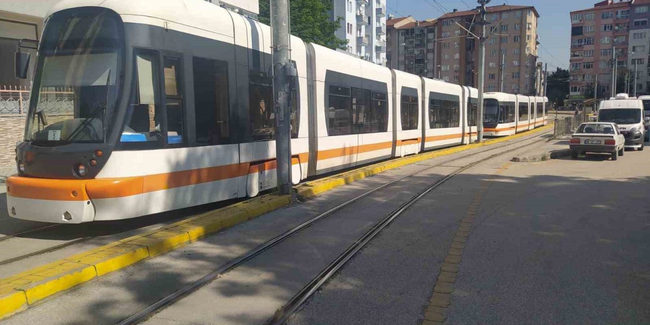 Arızalanan tramvay ulaşımda aksamalara sebep oldu