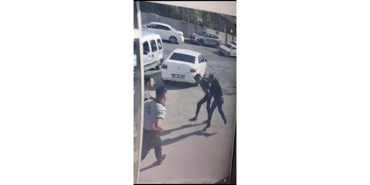 Sağlık çalışanına darp kamerada