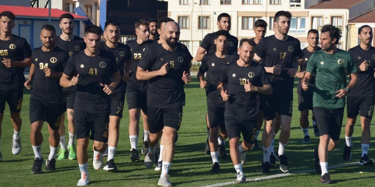 Anadolu Üniversitesi forma sponsoru ile anlaşmaya vardı