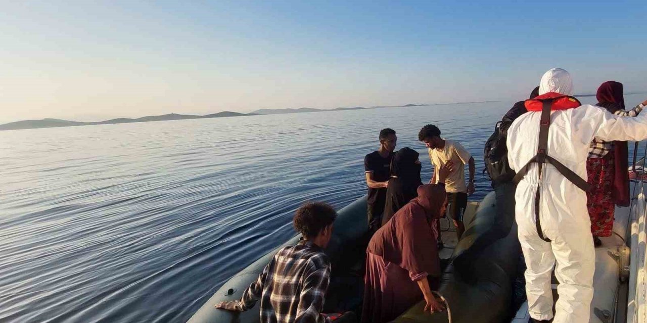 Ayvalık açıklarında 13 düzensiz göçmen kurtarıldı