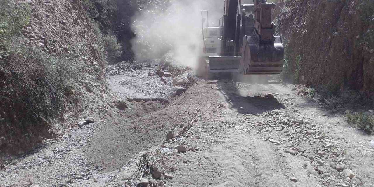 Efeler’in ekipleri çiftçilerin yanında