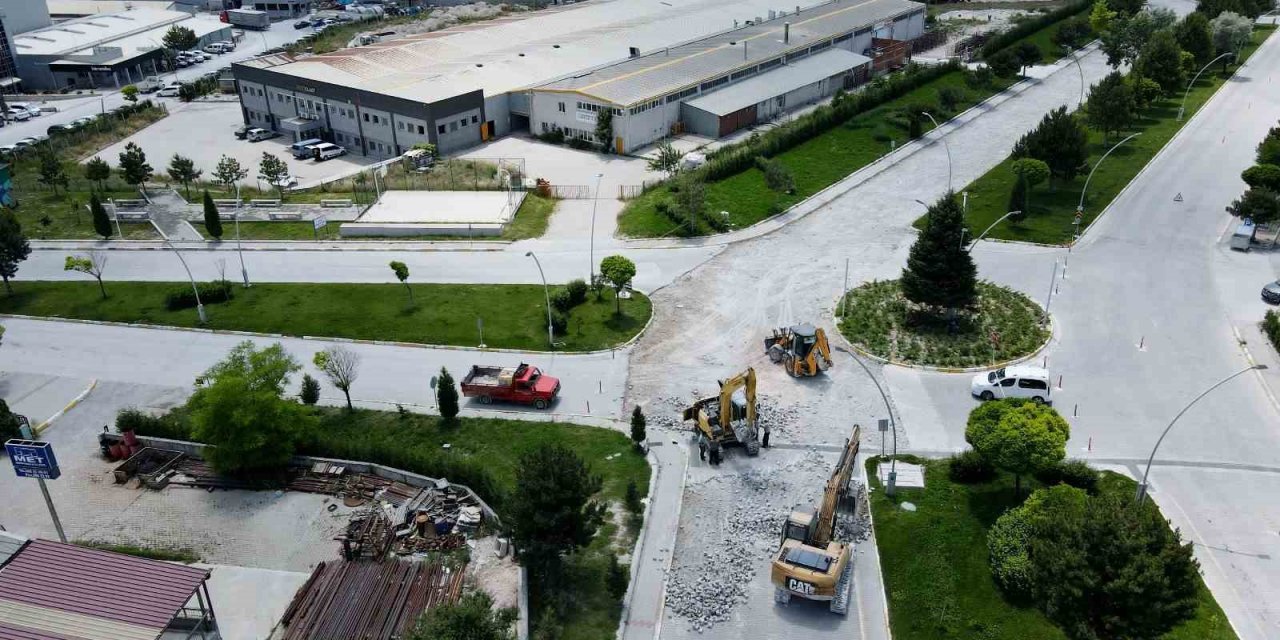 Kütahya OSB’den sıcak asfalt çalışmaları