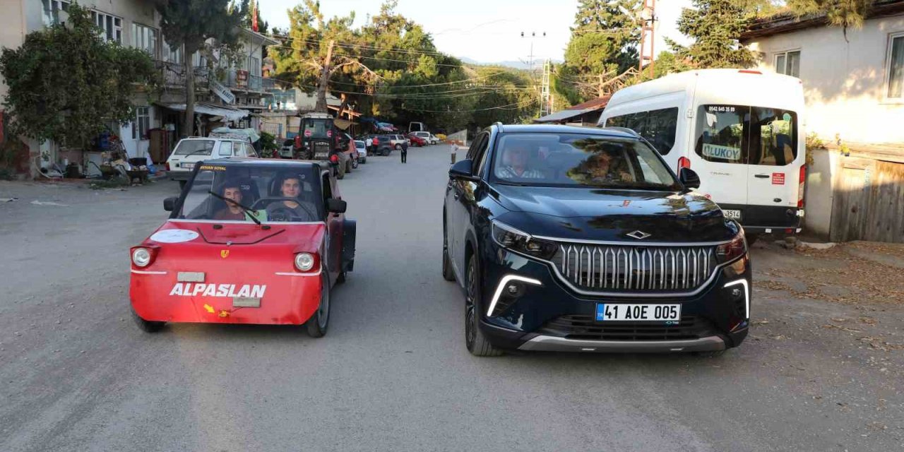 Alpaslan’ın kaşiflerin, TOGG heyecanı