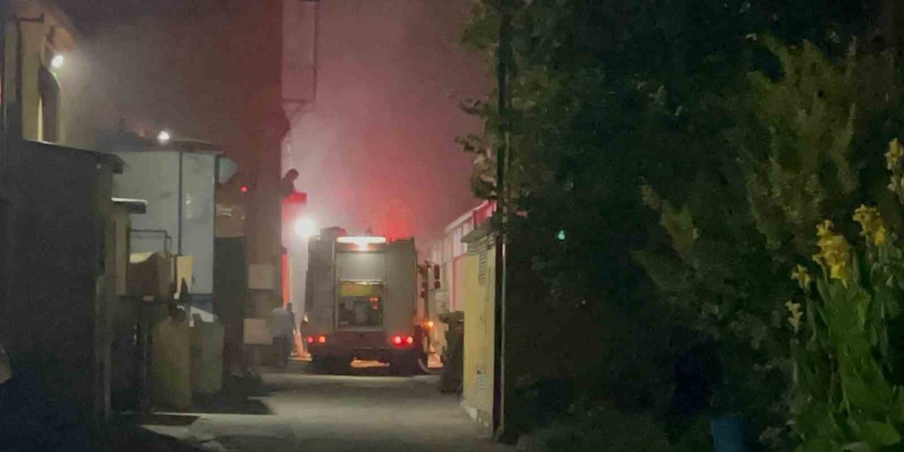 Tekstil fabrikasında korkutan yangın