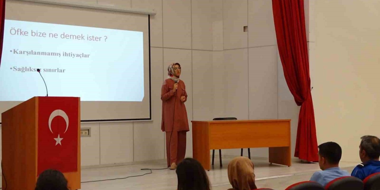 Cezaevi personelleri ve hükümlülere yönelik öfke kontrolü eğitimi