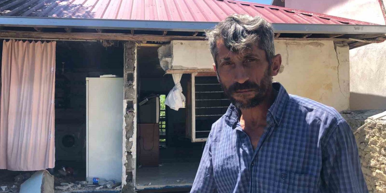5.5’lik deprem bu köye büyük hasar verdi