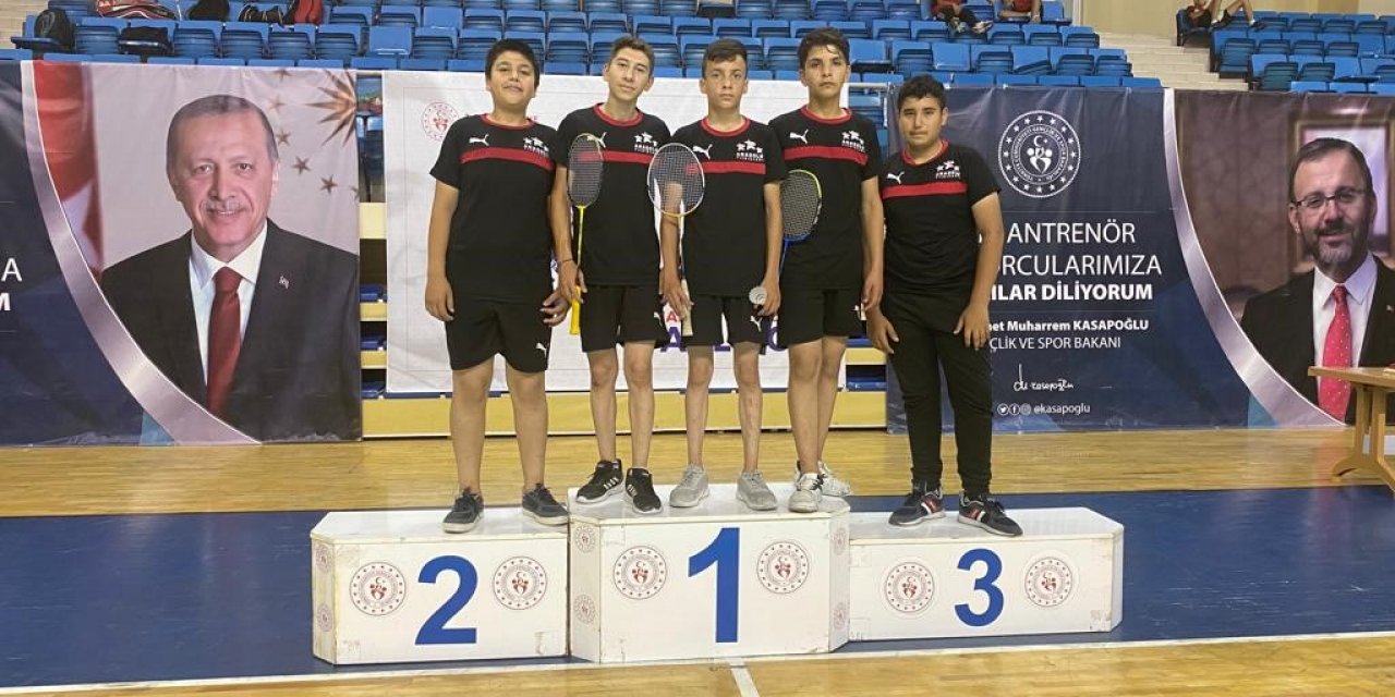 ANALİG Badminton müsabakalarında Afyonkarahisar takımı yarı finale yükseldi