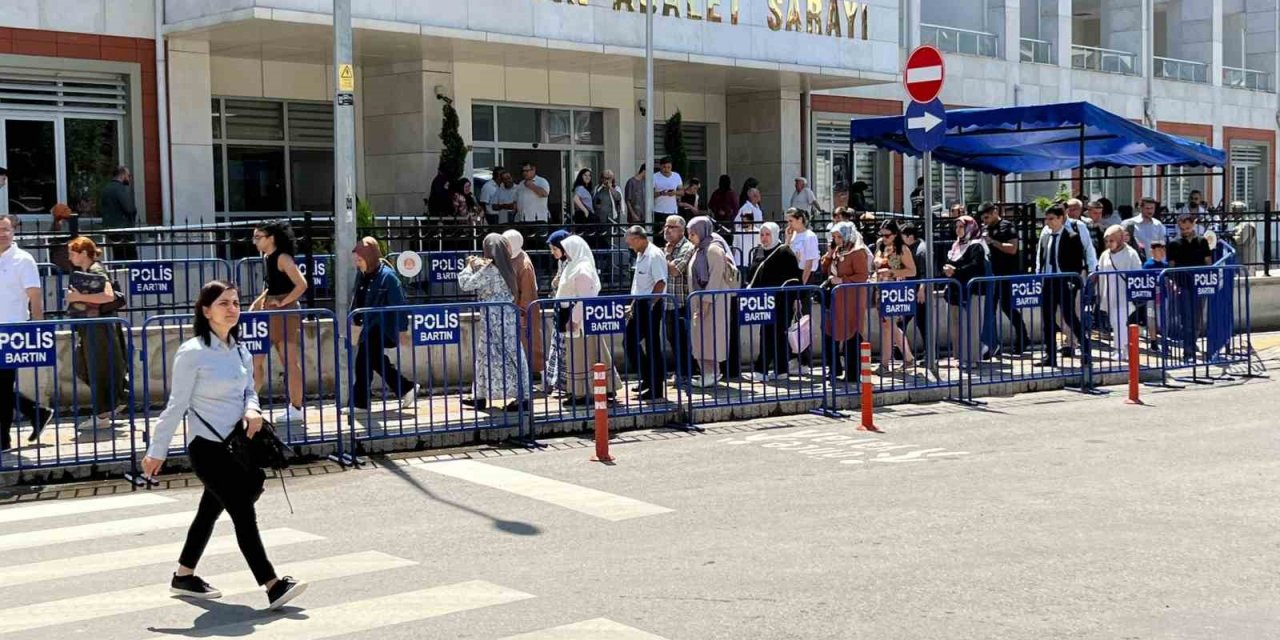 Patlamadan yaralı kurtulan madenci İzzet Ak: “Taş tozu olsaydı bu kadar şehit olmazdı”