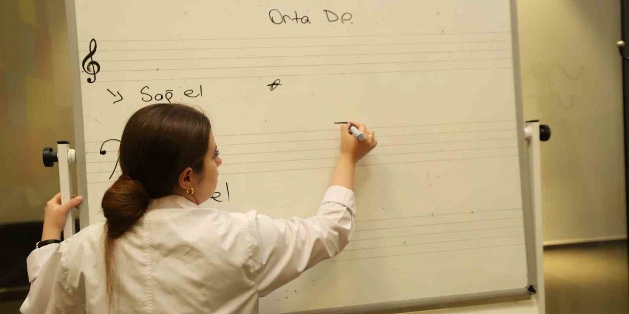 Yeni piyanistler Şehitkamil’de yetişiyor