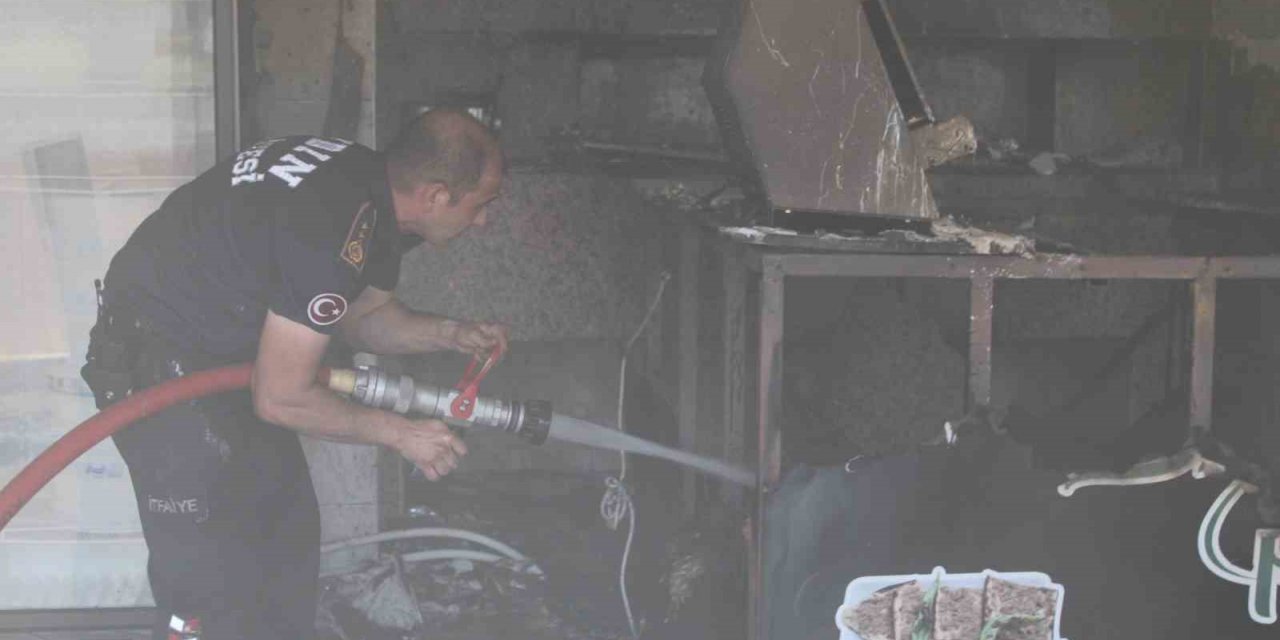 İtfaiyenin hızlı müdahalesi ile yangın büyümeden söndürüldü