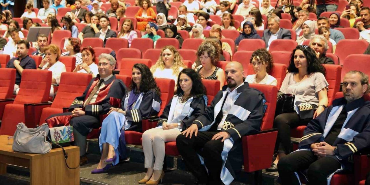 ERÜ Güzel Sanatlar Fakültesi’nde mezuniyet sevinci