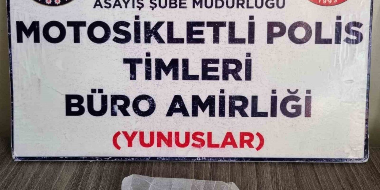 Kütahya’da Yunus Timlerince bir araçta uyuşturucu ele geçirildi