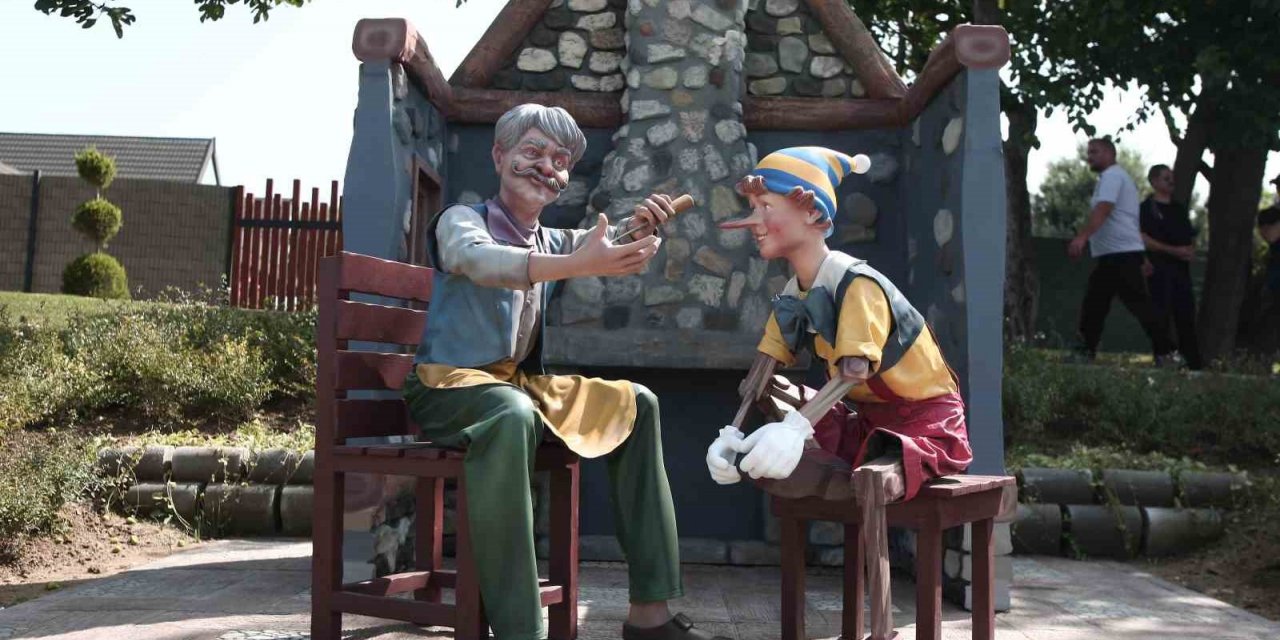 Dünyaca ünlü masal kahramanları bu bahçede buluştu