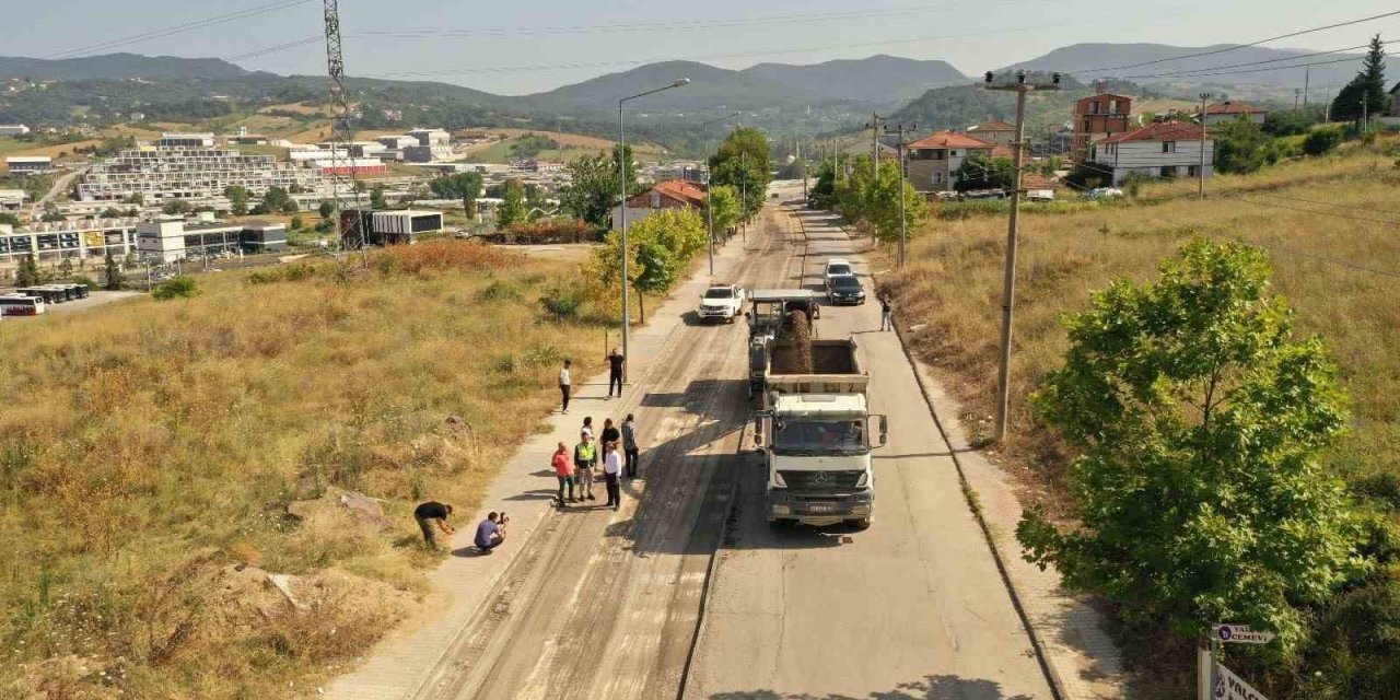 Radar Caddesi’nin asfaltı yenileniyor