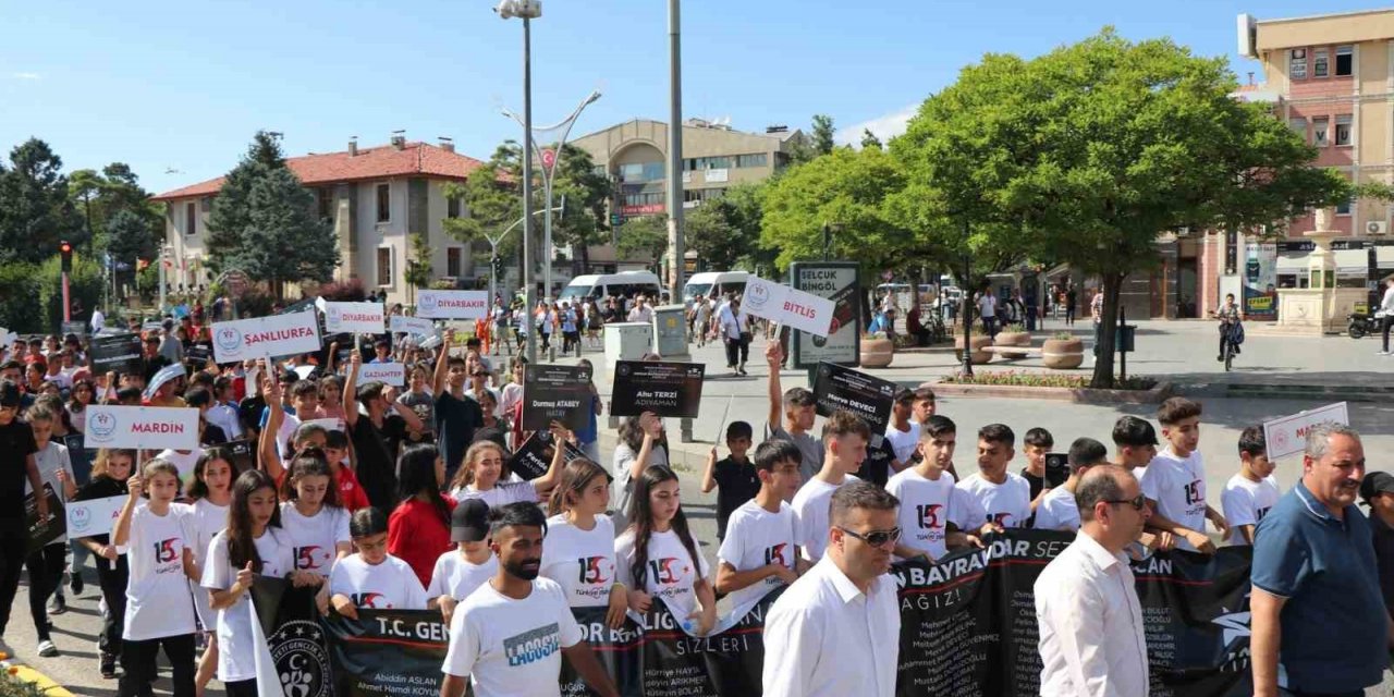 ANALİG sporcuları Erzincan’da deprem şehitleri için yürüdü