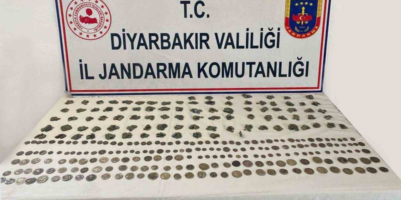 Diyarbakır’da bin 119 tarihi eseri 200 bin dolara satmaya çalıştılar
