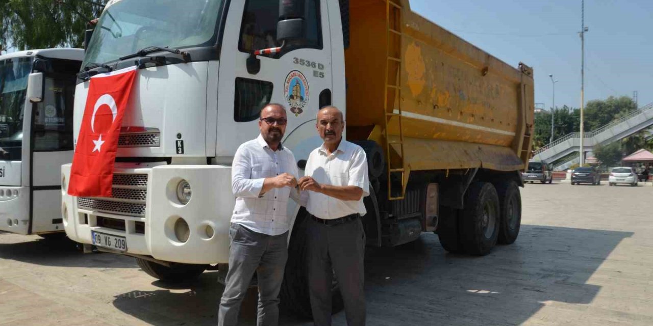 Koçarlı Belediyesi, İncirliova Belediyesi’ne kamyon tahsis etti