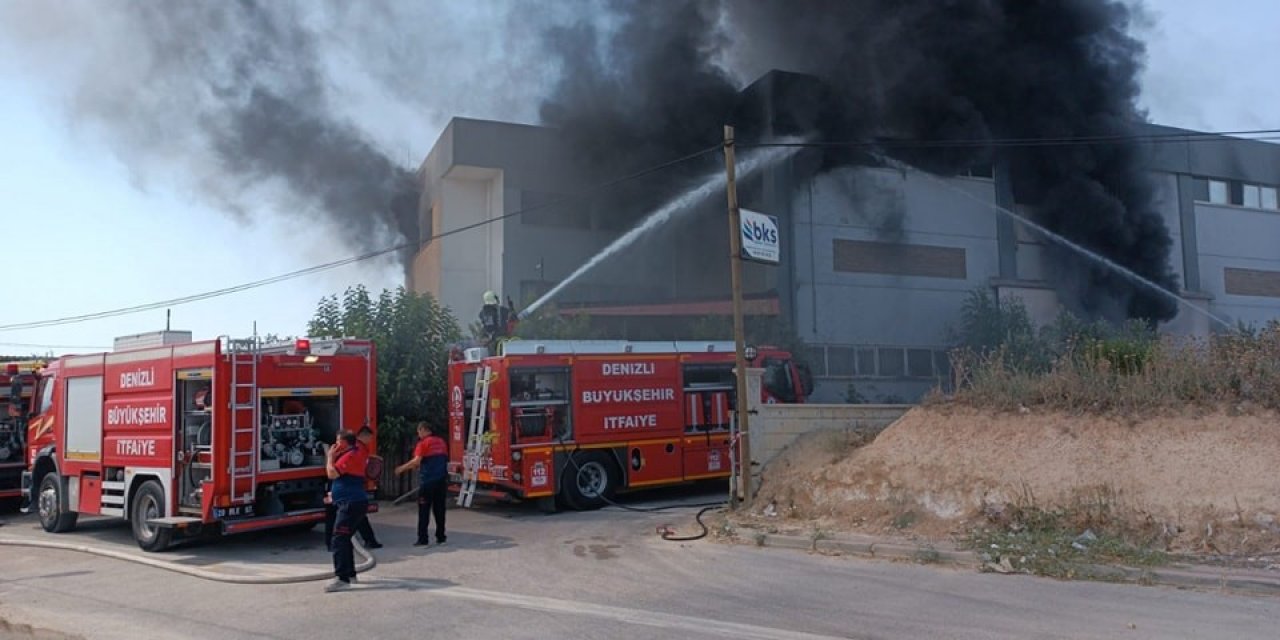 Tekstil fabrikasında çıkan yangın maddi hasara neden oldu