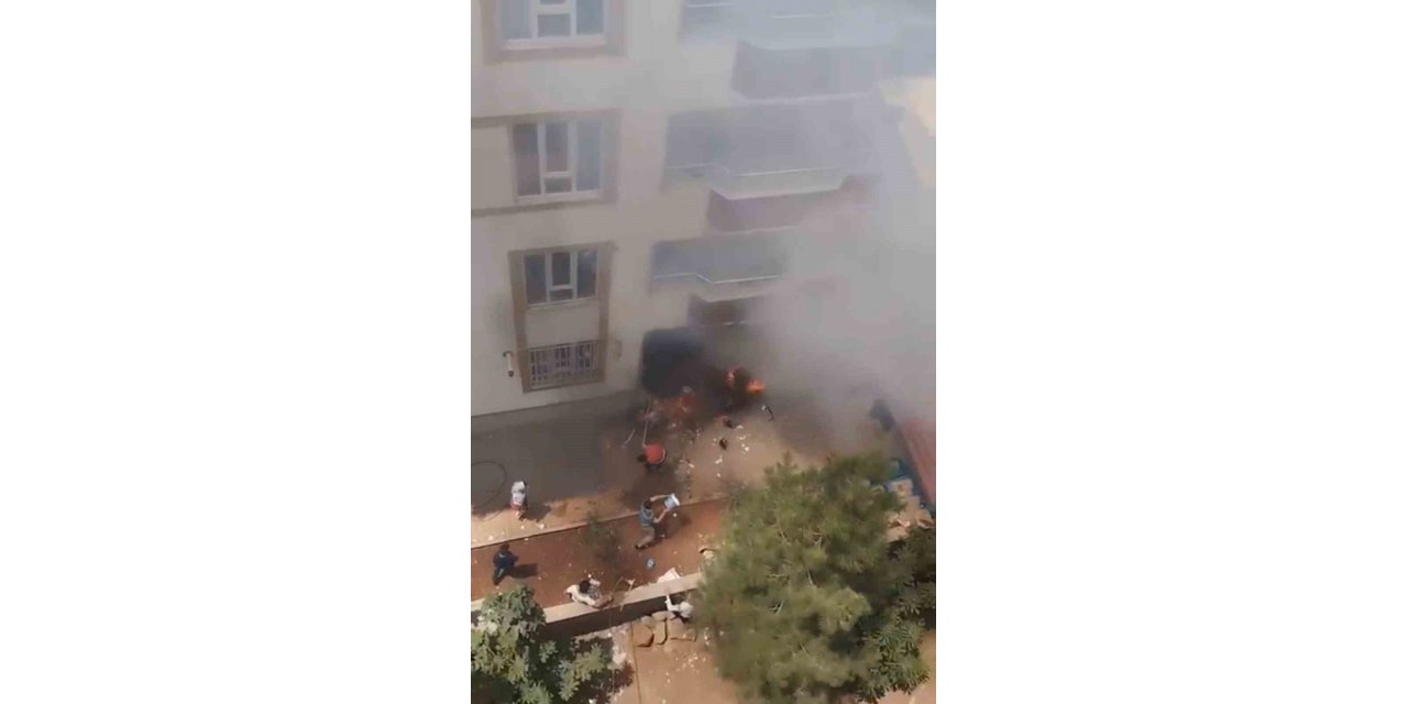 Bahçede ekmek yapan kadınlar, az kalsın faciaya neden oluyordu