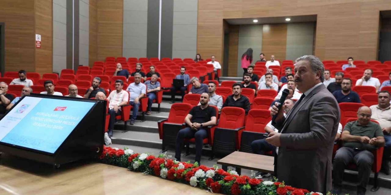 Başkan Palancıoğlu’ndan Müteahhitlere Kentsel Dönüşüm Sunumu