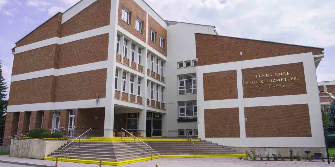 Yunus Emre Sağlık Hizmetleri Meslek Yüksekokulu ara eleman değil aranan mezunlar yetiştiriyor