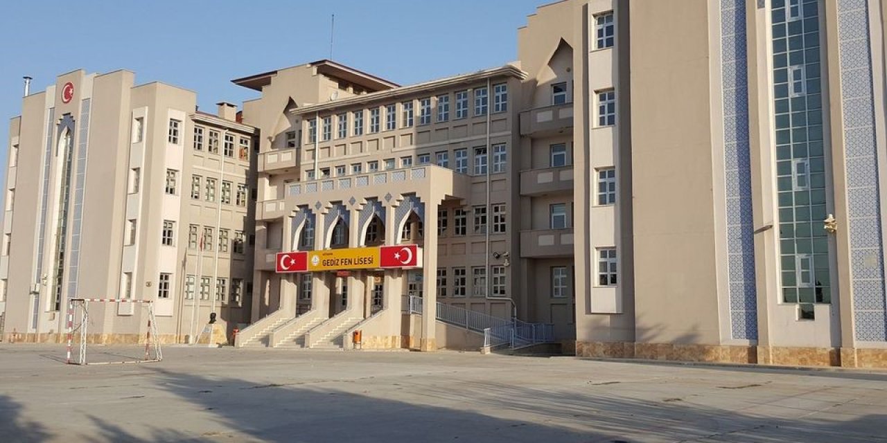 Gediz Fen Lisesi’nin YKS başarısı