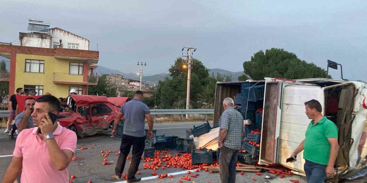 İzmir’de kamyonetle çarpışan otomobilin sürücüsü hayatını kaybetti