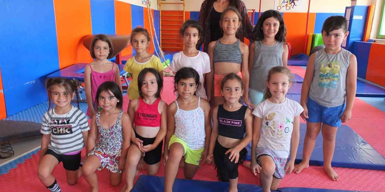 Burhaniye’de cimnastik kursu ilgi gördü